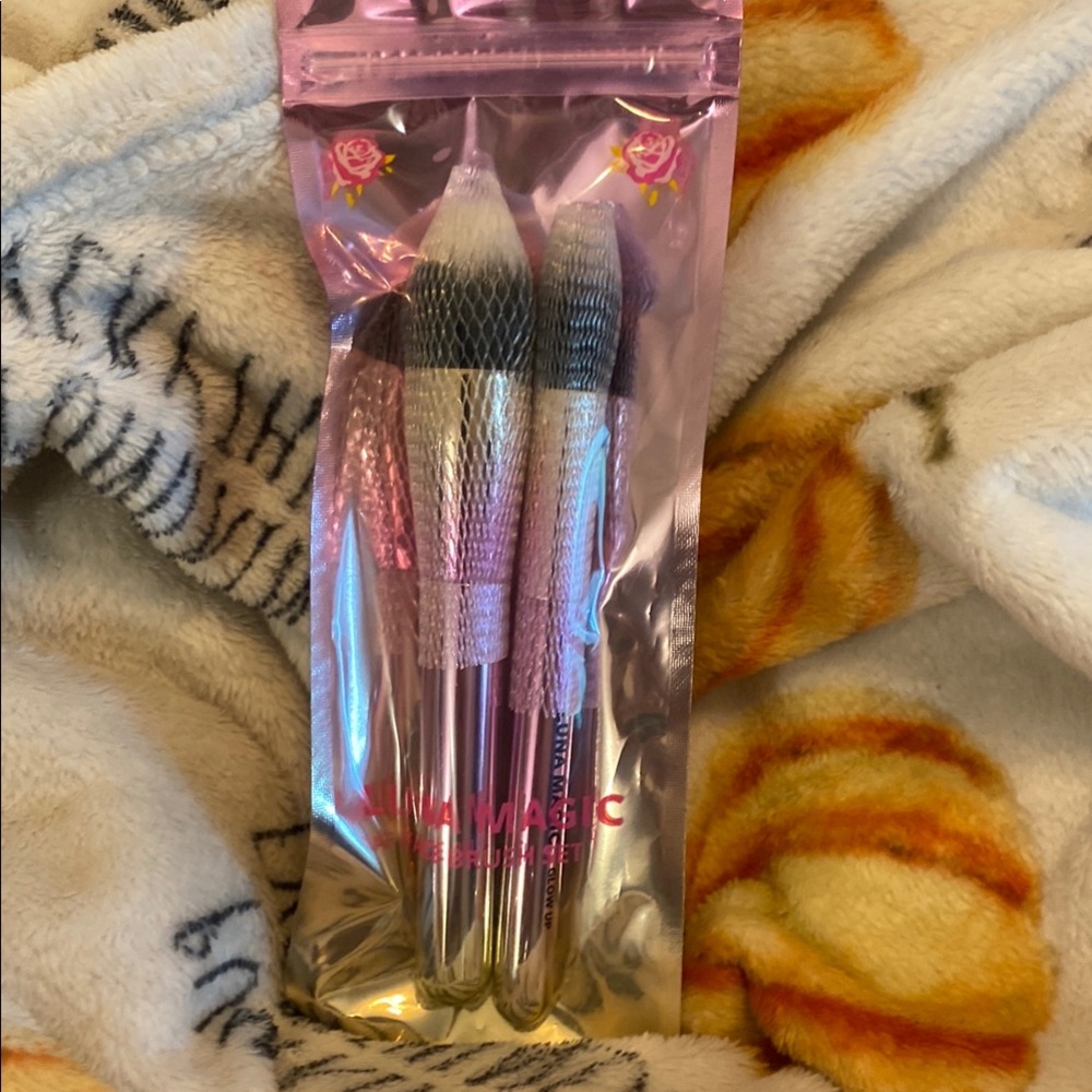 Luna Magic Pink and Silver Makeup Brush Set